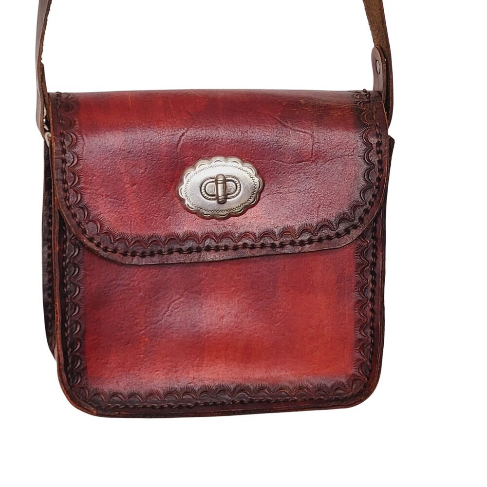 Hand Tooled Leather Crossbody Red/Black Finsh Cabochon Turnlock Closure Adj Strp